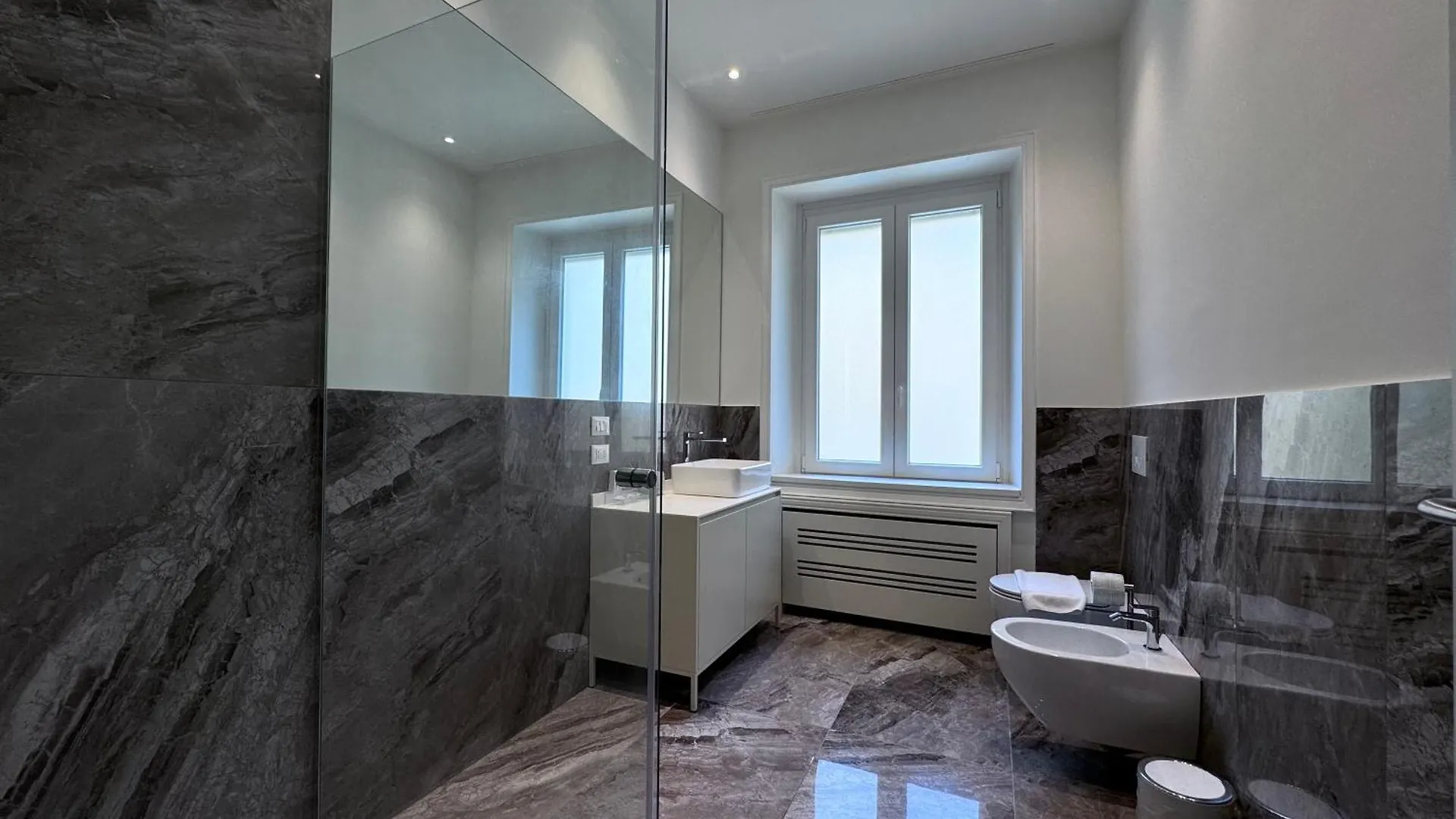 Cool And Big Central Apartment Duomo - White Milan