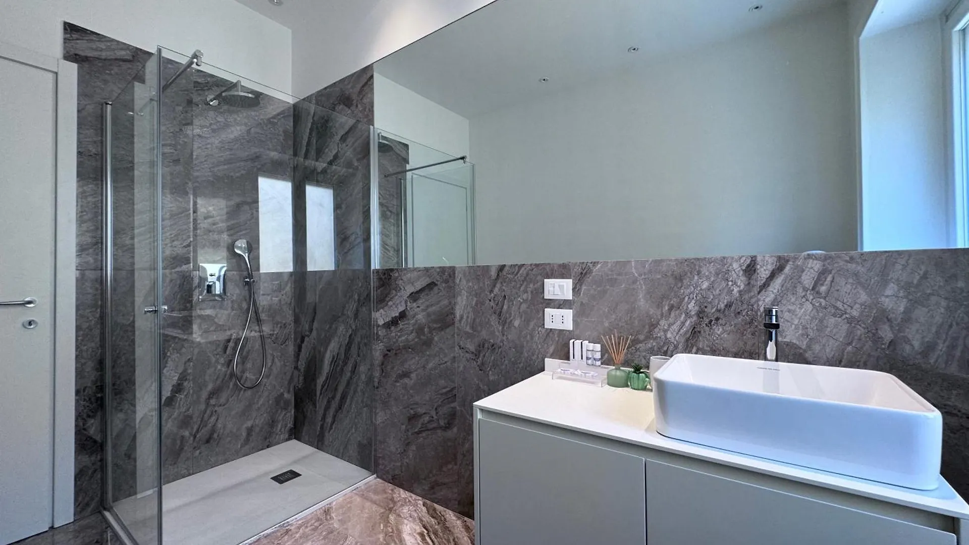 Cool And Big Central Apartment Duomo - White Milan