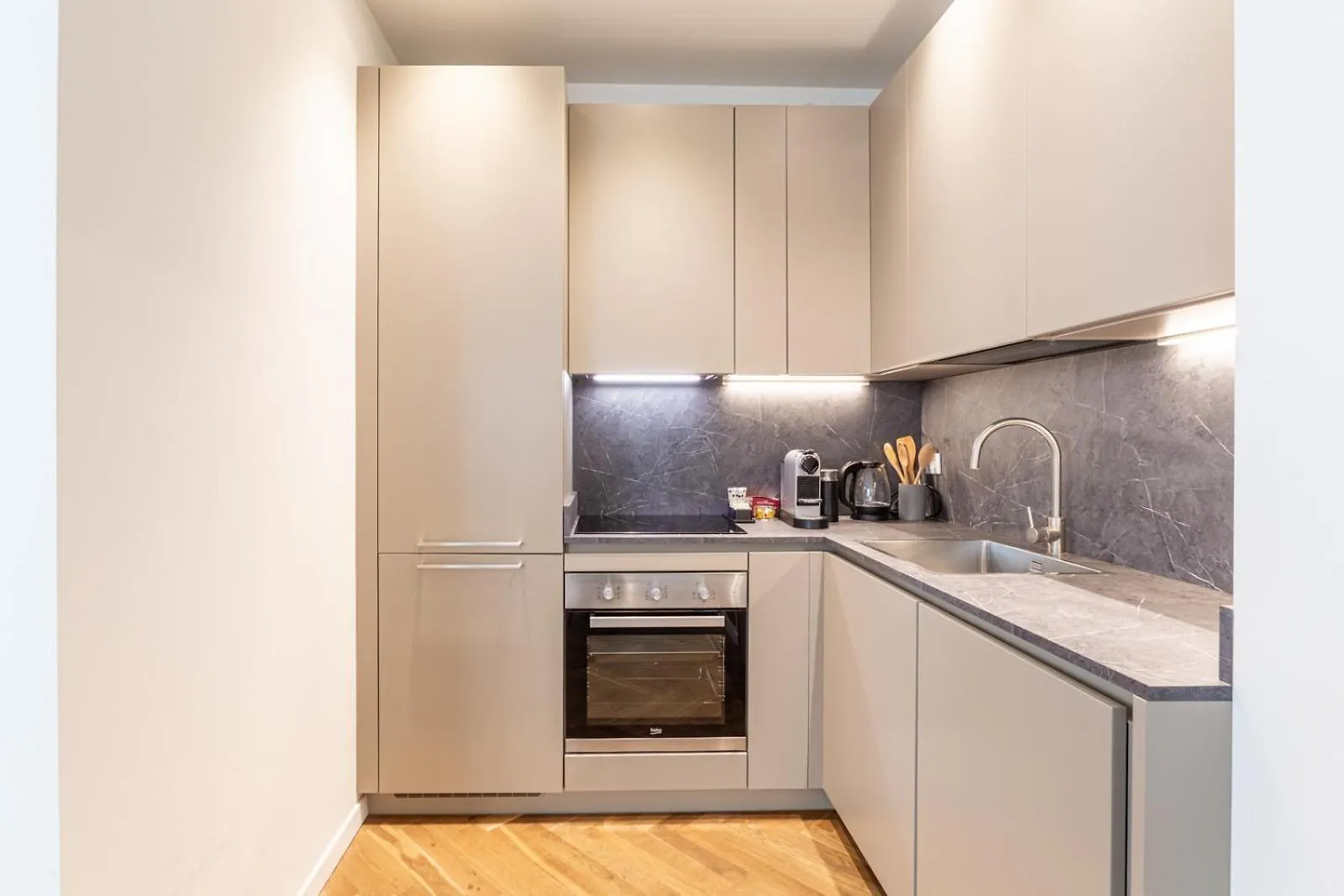 Cool And Big Central Apartment Duomo - White Milan