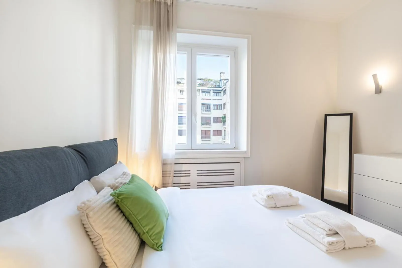 Cool And Big Central Apartment Duomo - White Milan