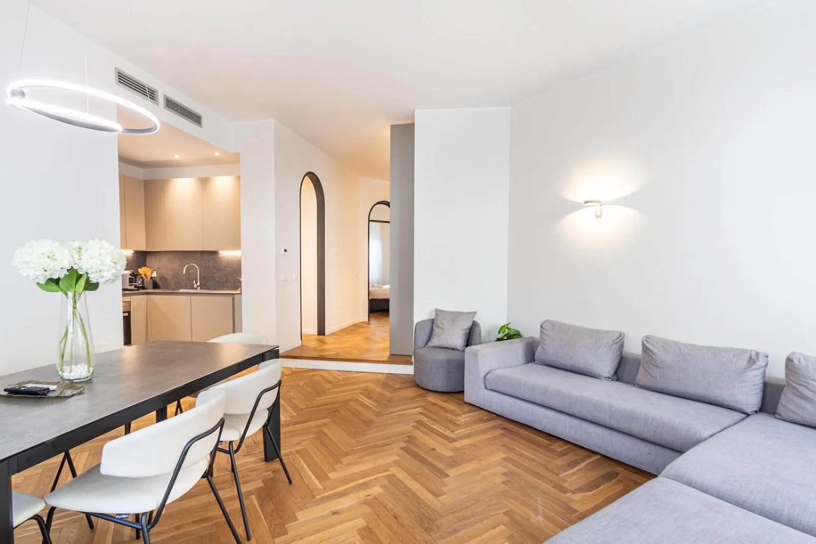 Cool And Big Central Apartment Duomo - White Milan